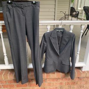Express Women’s Editor Suit